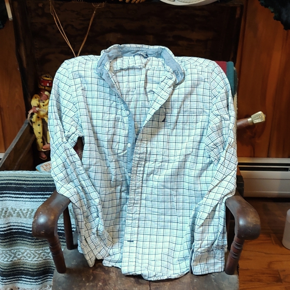 Men's Nautica MD button down shirt